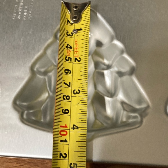 Wilton  1984 - MINI CHRISTMAS TREE BAKING PAN - Picture 12 of 13